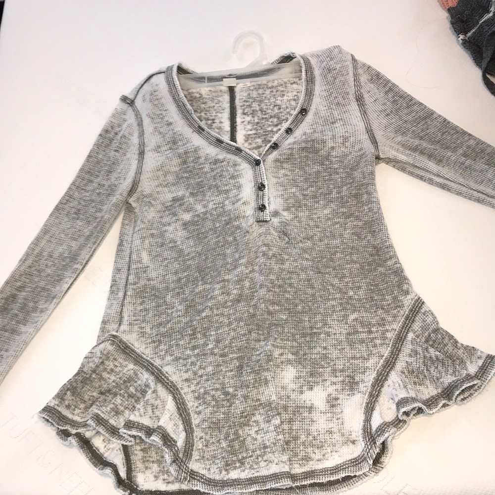 XS melrose & market gray henley long sleeve tee